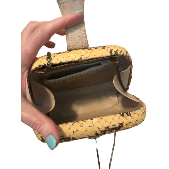 Vintage 70s Le-Ann Hard Shell Yellow Black Gold Evening Bag Italy - Picture 5 of 8